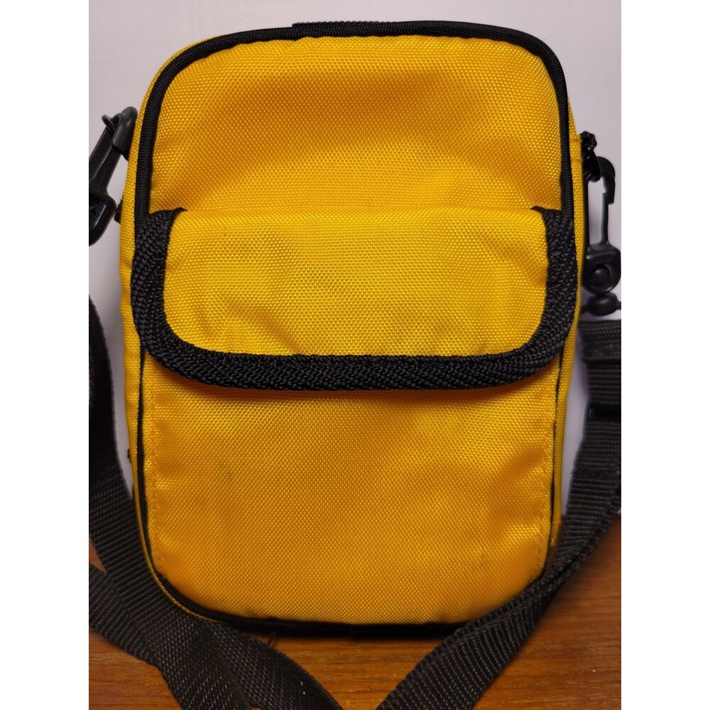Nintendo Gameboy Color Case Yellow - Picture 4 of 10